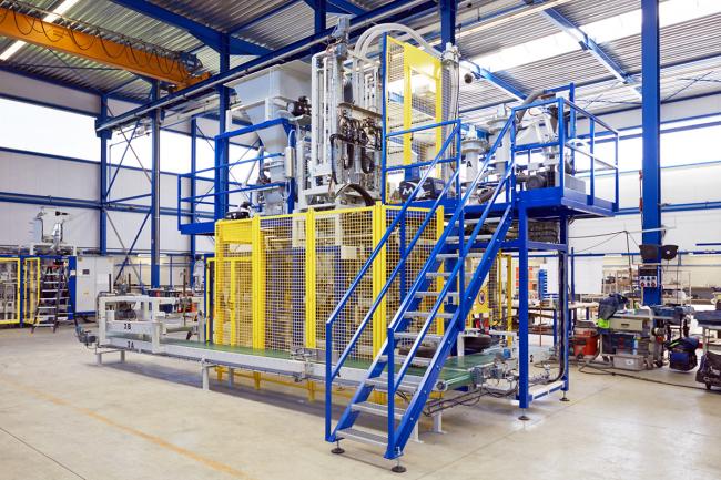 Powder packing machinery